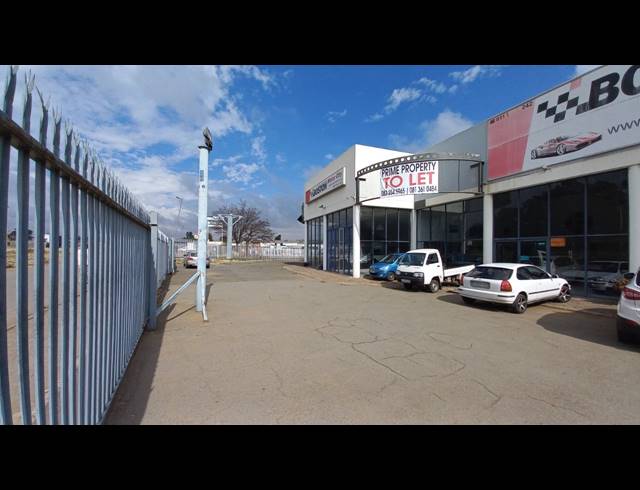 2,300M² SHOWROOM FOR SALE IN ANDERBOLT